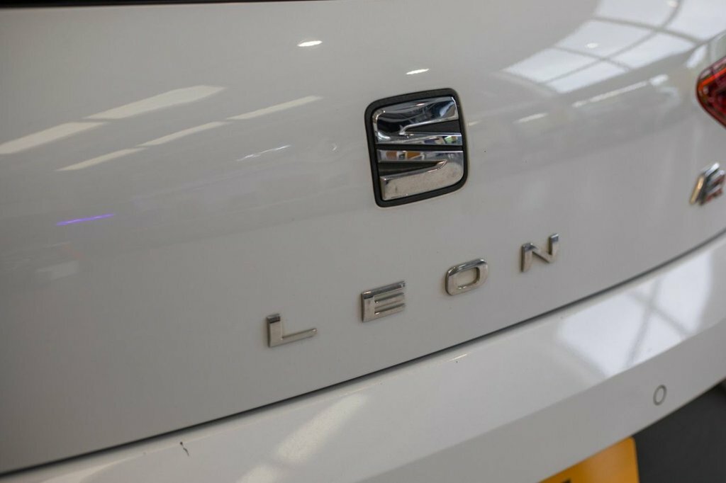Seat Leon 1.8L Fr Technology SG18WKL White #6
