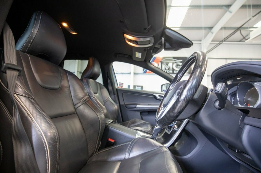 Volvo XC60 2.4L R-design Lux Nav SO66MJK Silver #2