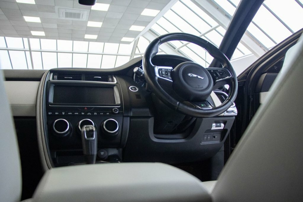 Jaguar E-Pace 2L R-dynamic Se YH18UUO Black #2