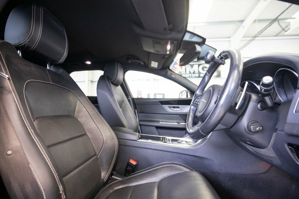 Jaguar XF 2L R-sport White #2