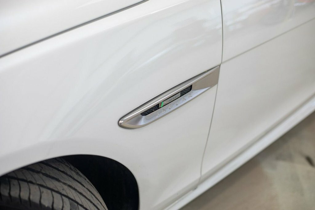 Jaguar XF 2L R-sport White #5