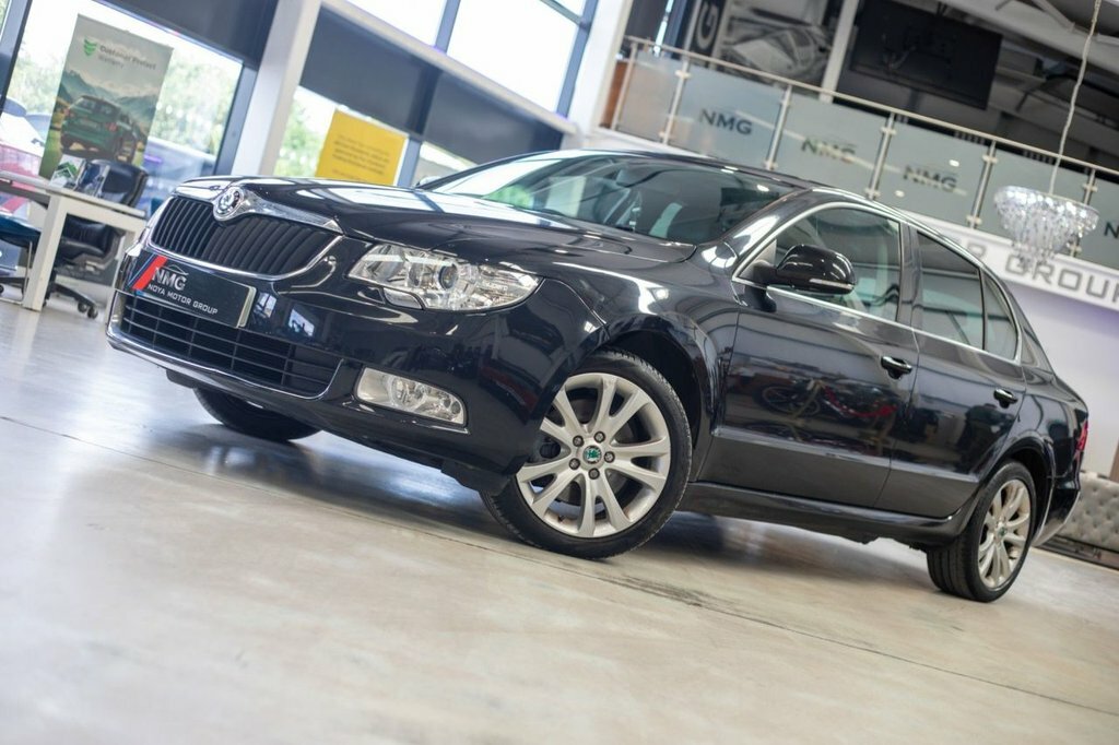 Skoda Superb 2L Se Plus Black #4
