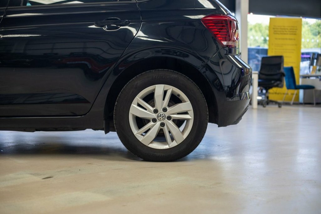 Volkswagen Polo 1L Se GL68GJE Black #5