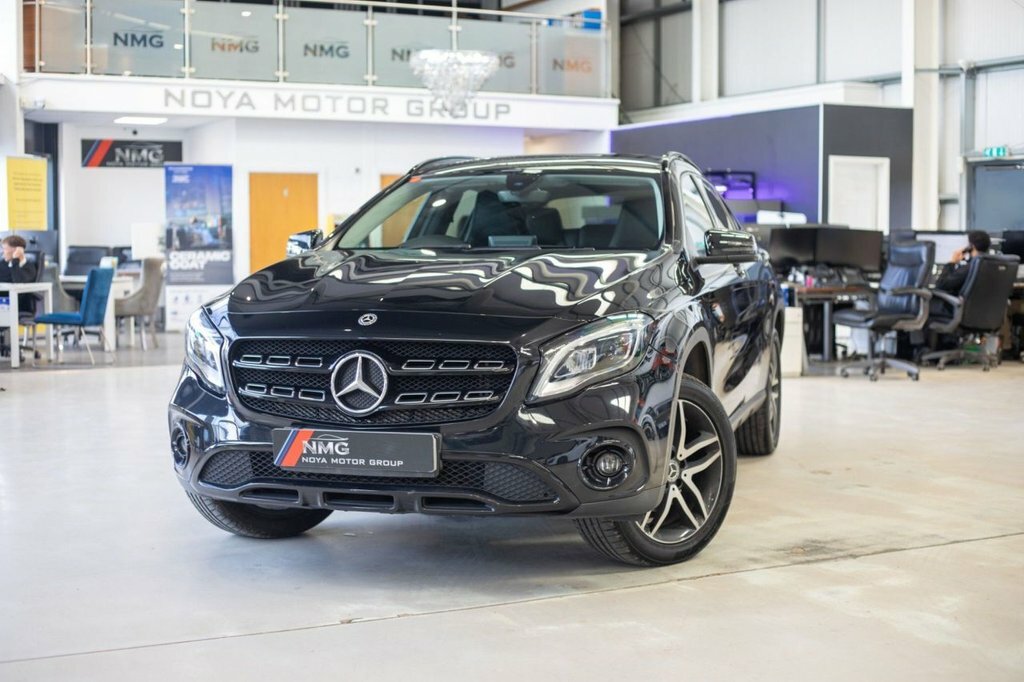 Mercedes-Benz GLA Class 1.6L Urban Edition DK69UWS Black #3