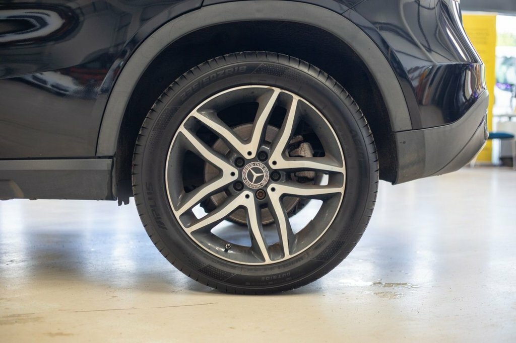 Mercedes-Benz GLA Class 1.6L Urban Edition DK69UWS Black #5