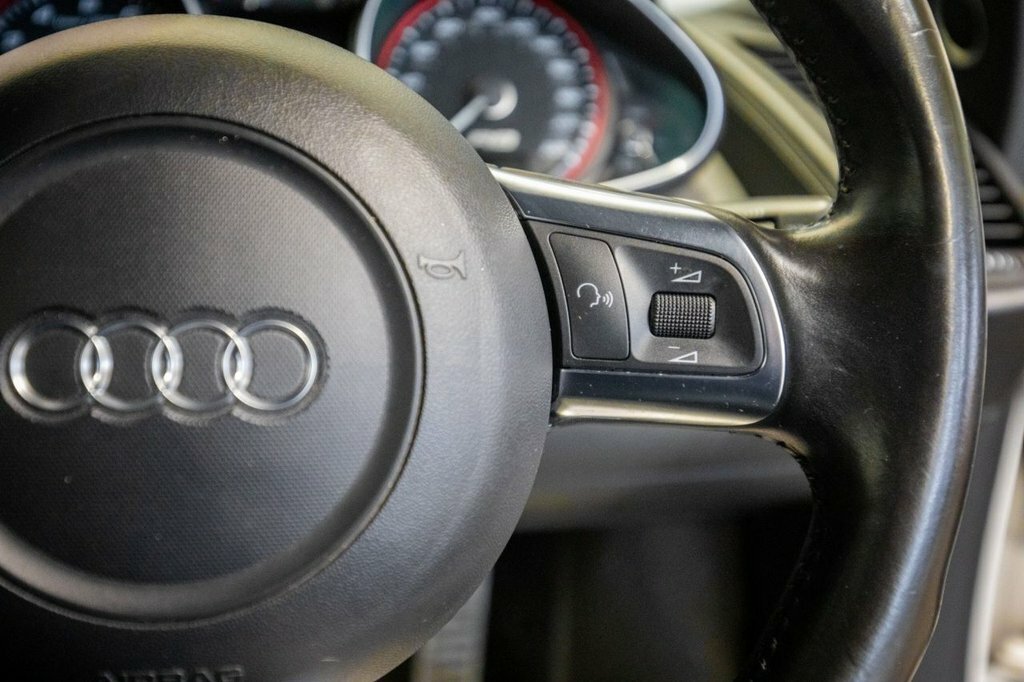 Audi R8 R8 Spyder V8 Quattro Red #18