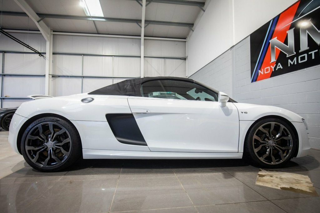 Audi R8 R8 Spyder V8 Quattro Red #39