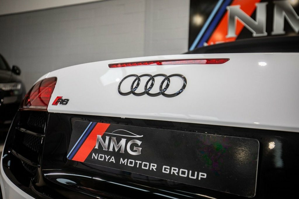 Audi R8 R8 Spyder V8 Quattro Red #11
