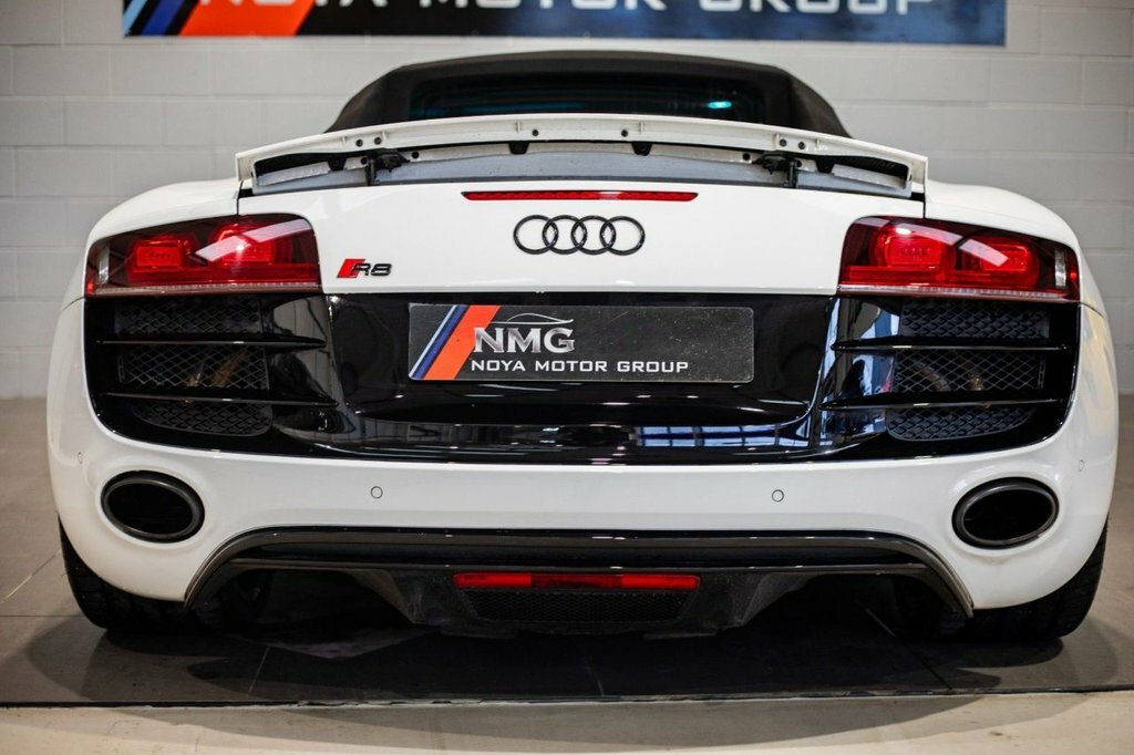 Audi R8 R8 Spyder V8 Quattro Red #37