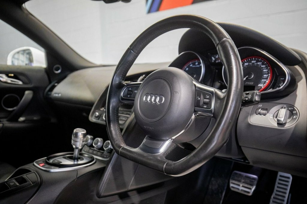 Audi R8 R8 Spyder V8 Quattro Red #16