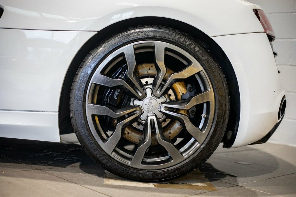 Audi R8 5.2L Null White #6