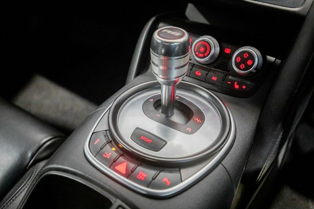 Audi R8 R8 Spyder V8 Quattro Red #30