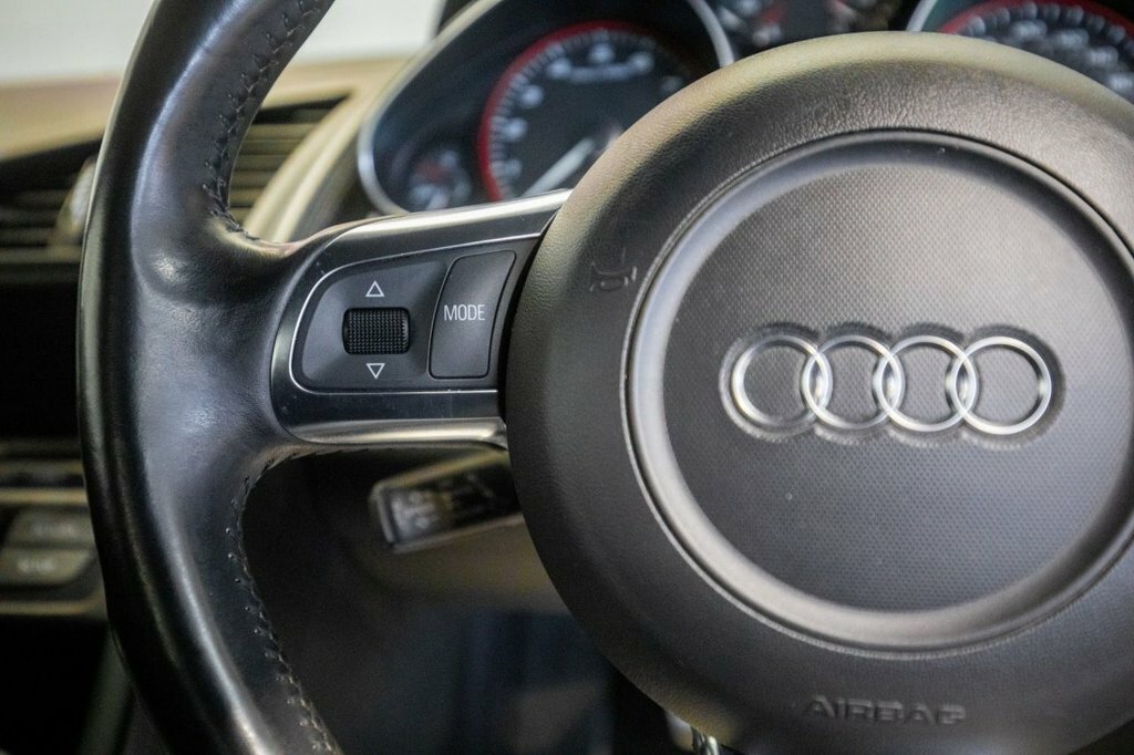 Audi R8 R8 Spyder V8 Quattro Red #19
