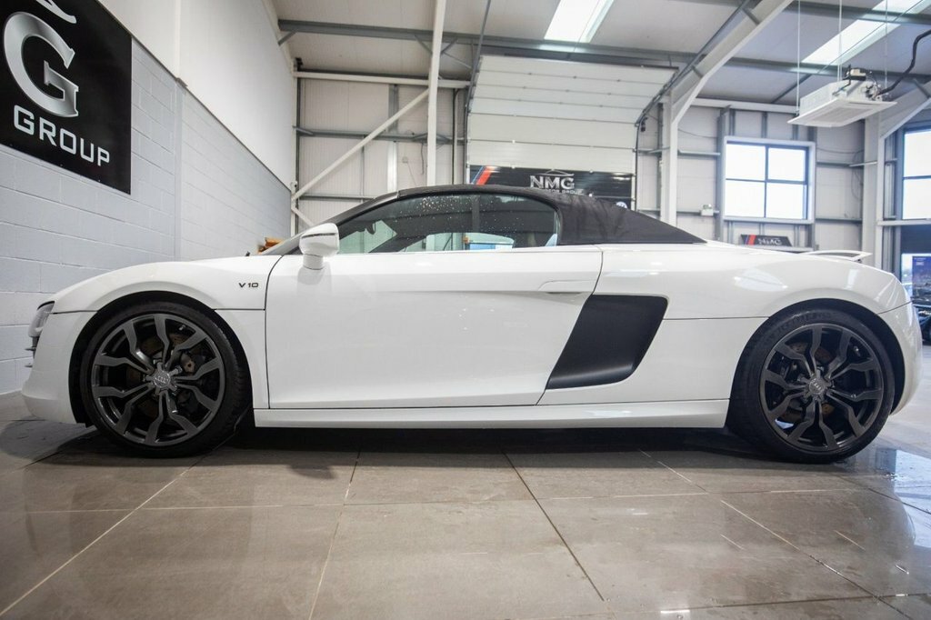 Audi R8 R8 Spyder V8 Quattro Red #40
