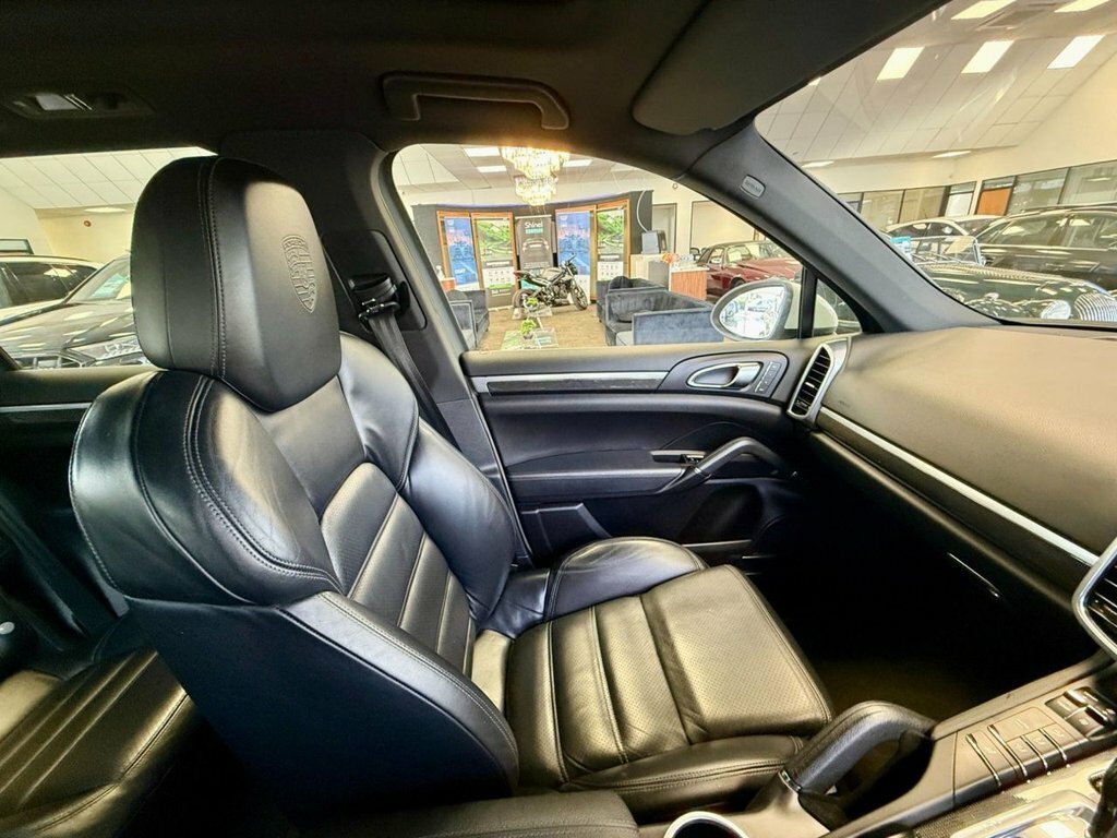Porsche Cayenne V6 D Tiptronic Black #35