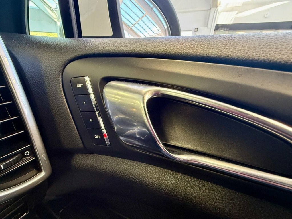 Porsche Cayenne V6 D Tiptronic Black #20