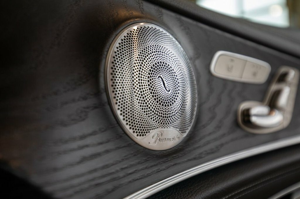 Mercedes-Benz E Class Saloon Black #13