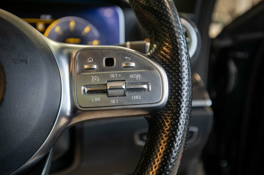 Mercedes-Benz E Class Saloon Black #15