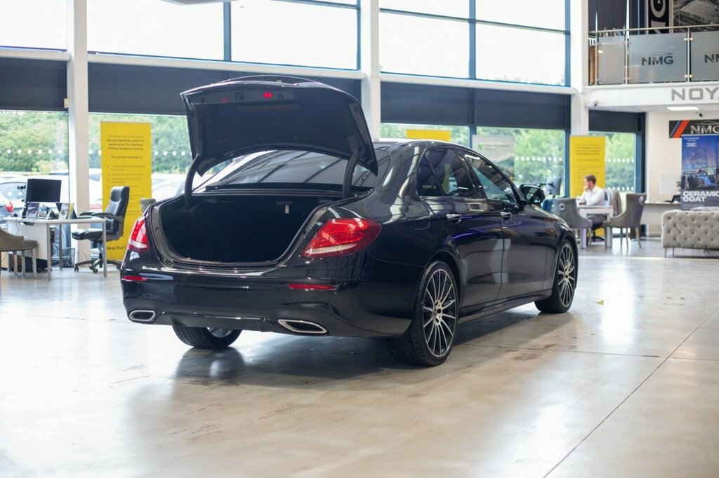 Mercedes-Benz E Class Saloon Black #29