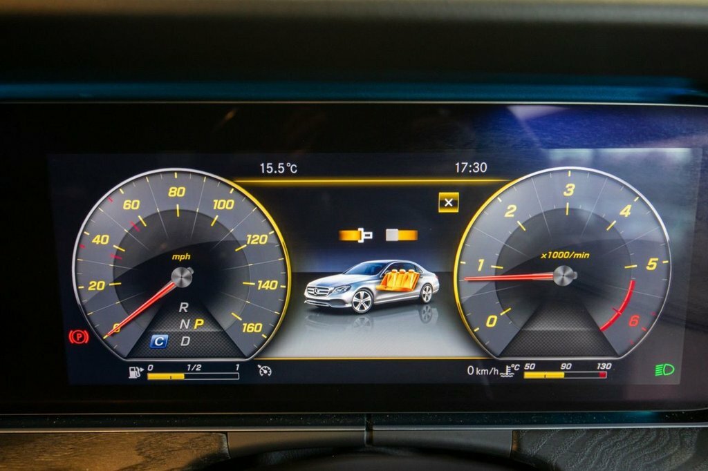 Mercedes-Benz E Class Saloon Black #18