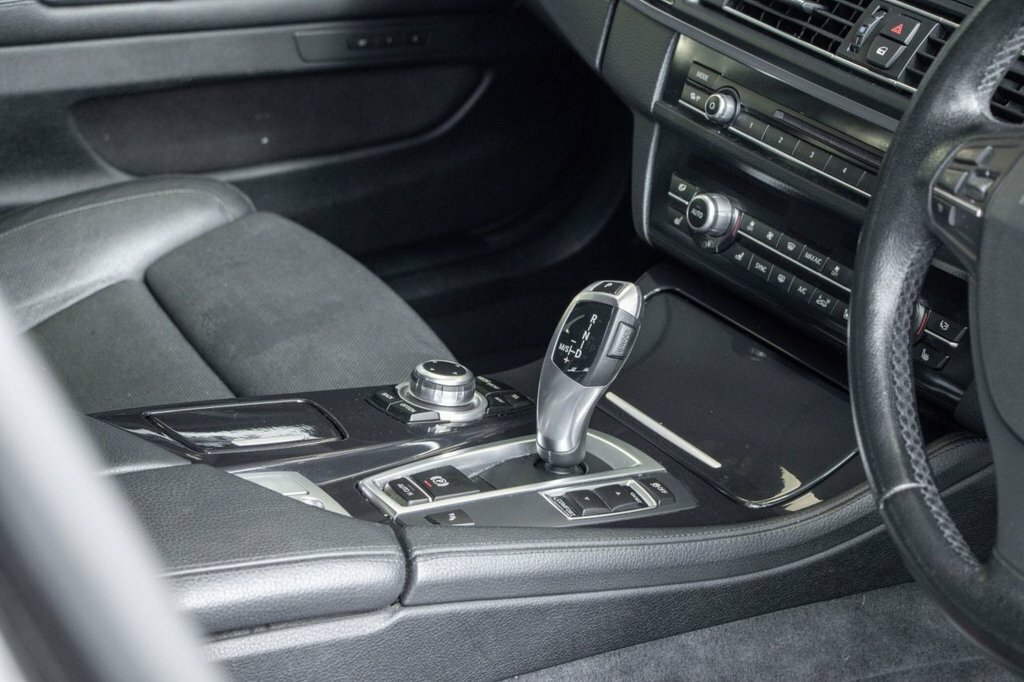 BMW 5 Series 2L Se AO64UYE Grey #3