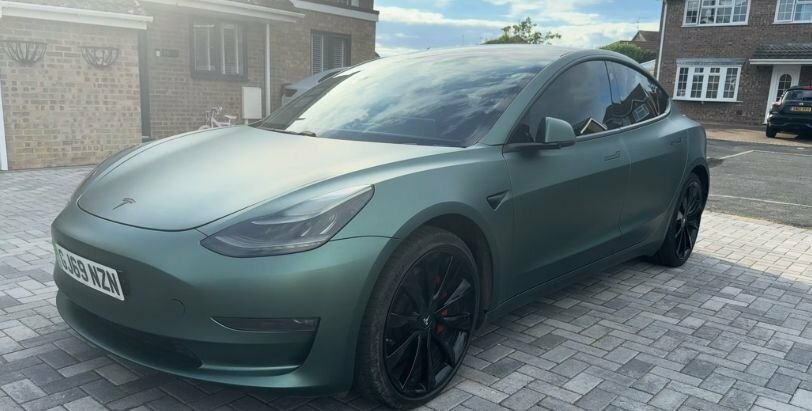Tesla Model 3 Saloon Green #3