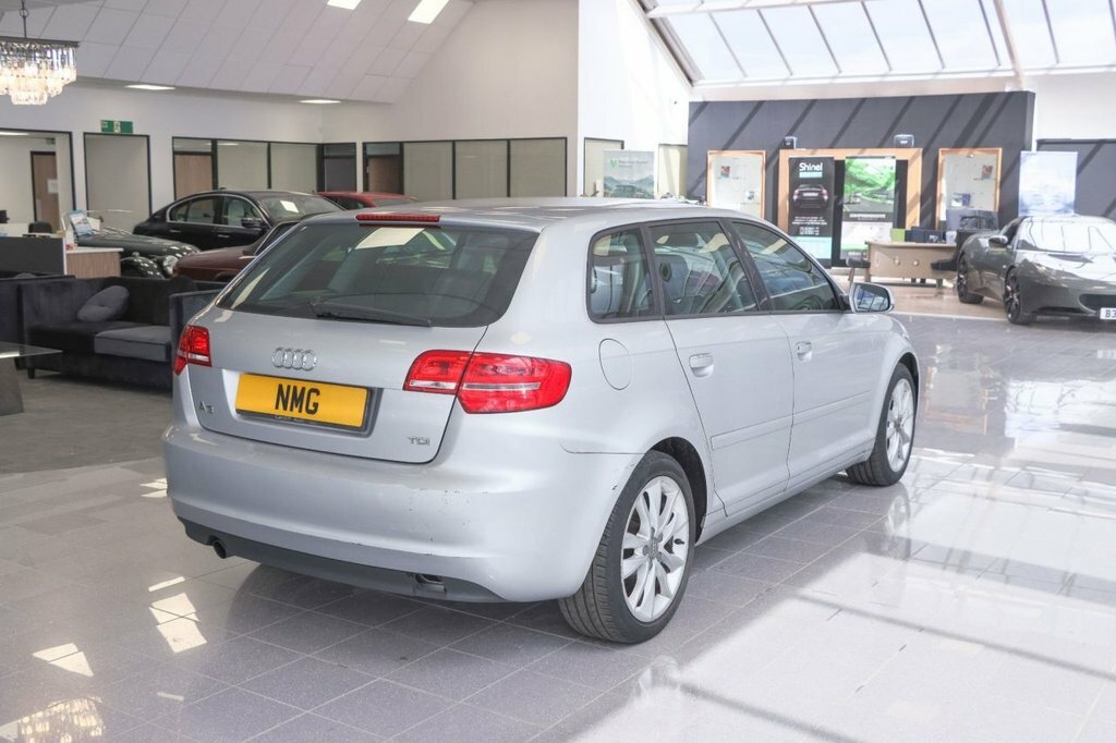 Audi A3 Hatchback 2.0 Tdi Sport Sportback Euro 5 Ss Red #9