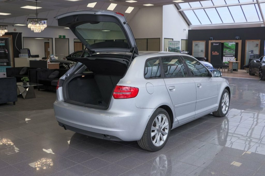Audi A3 Hatchback 2.0 Tdi Sport Sportback Euro 5 Ss Red #13