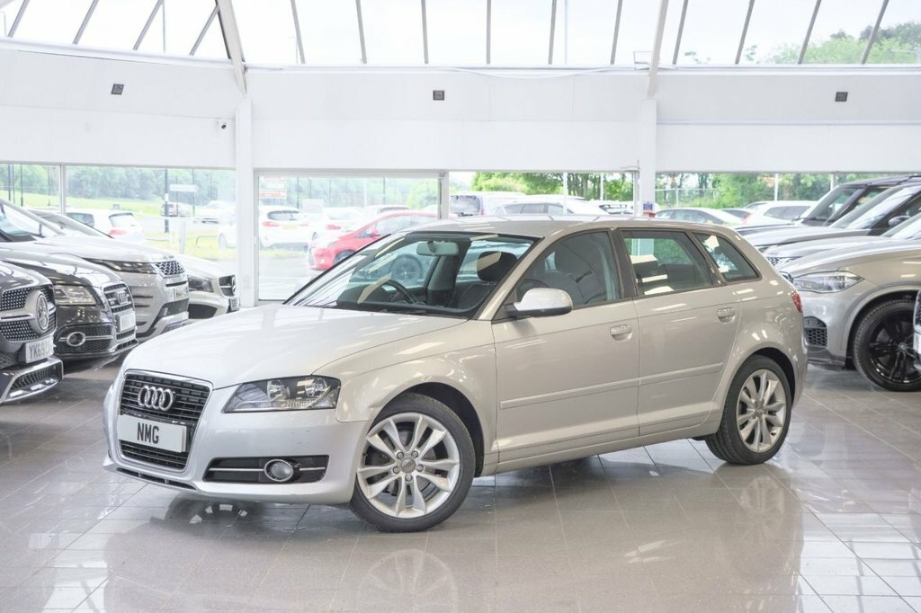 Audi A3 Hatchback 2.0 Tdi Sport Sportback Euro 5 Ss Red #1