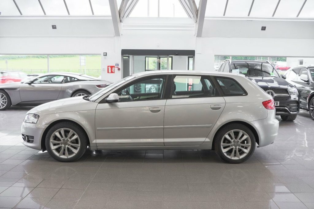 Audi A3 Hatchback 2.0 Tdi Sport Sportback Euro 5 Ss Red #17