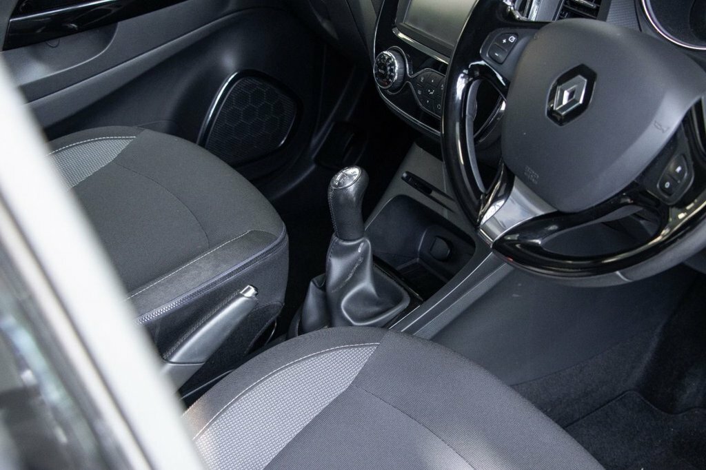 Renault Captur 1.5L Dynamique Nav Black #3