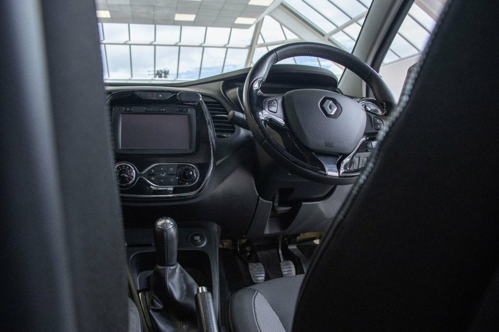 Renault Captur 1.5L Dynamique Nav Black #2