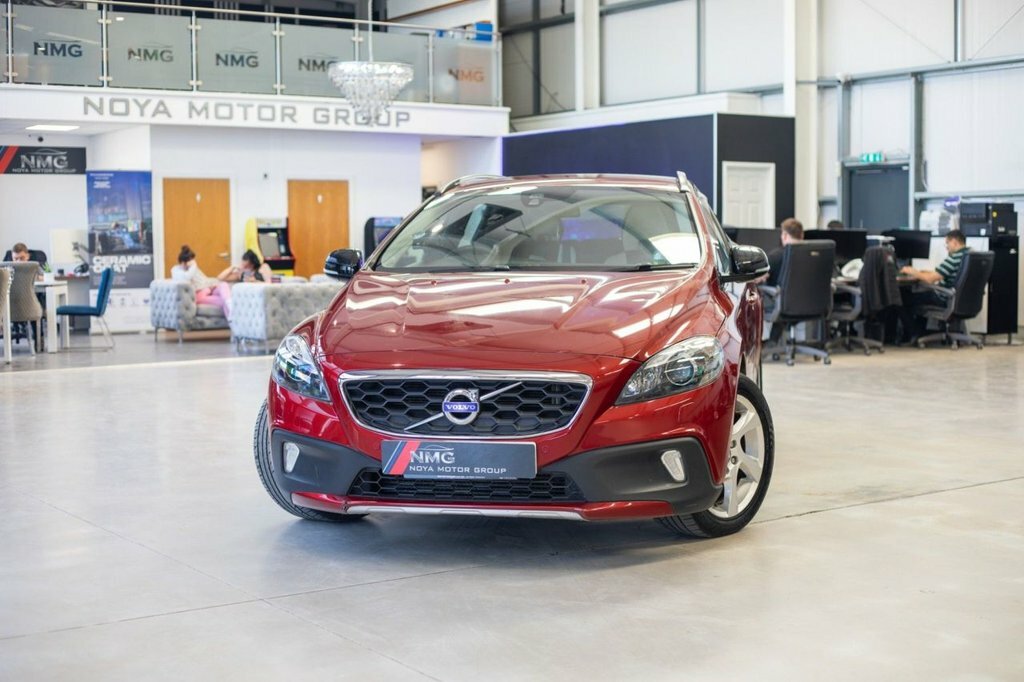 Volvo V40 Cross Country 1.6L Lux Red #3