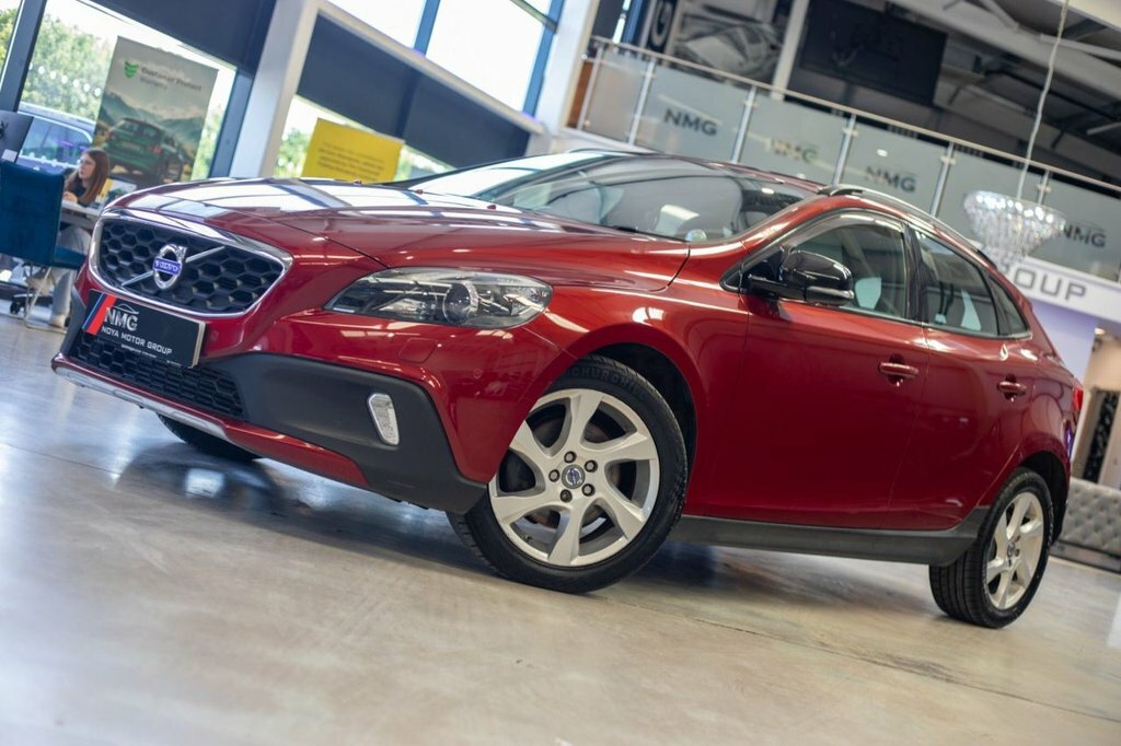 Volvo V40 Cross Country 1.6L Lux Red #4