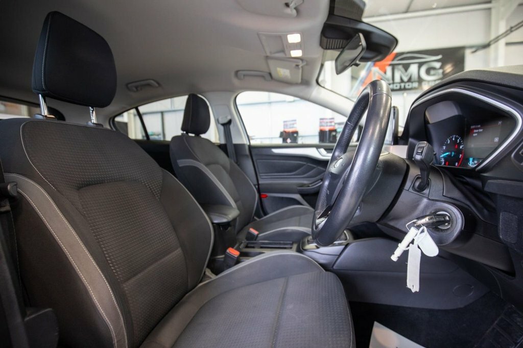 Ford Focus 1L Zetec LX19HLH White #3