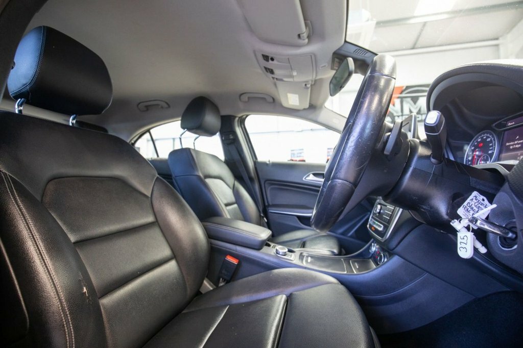 Mercedes-Benz A Class 1.5L Se Black #3