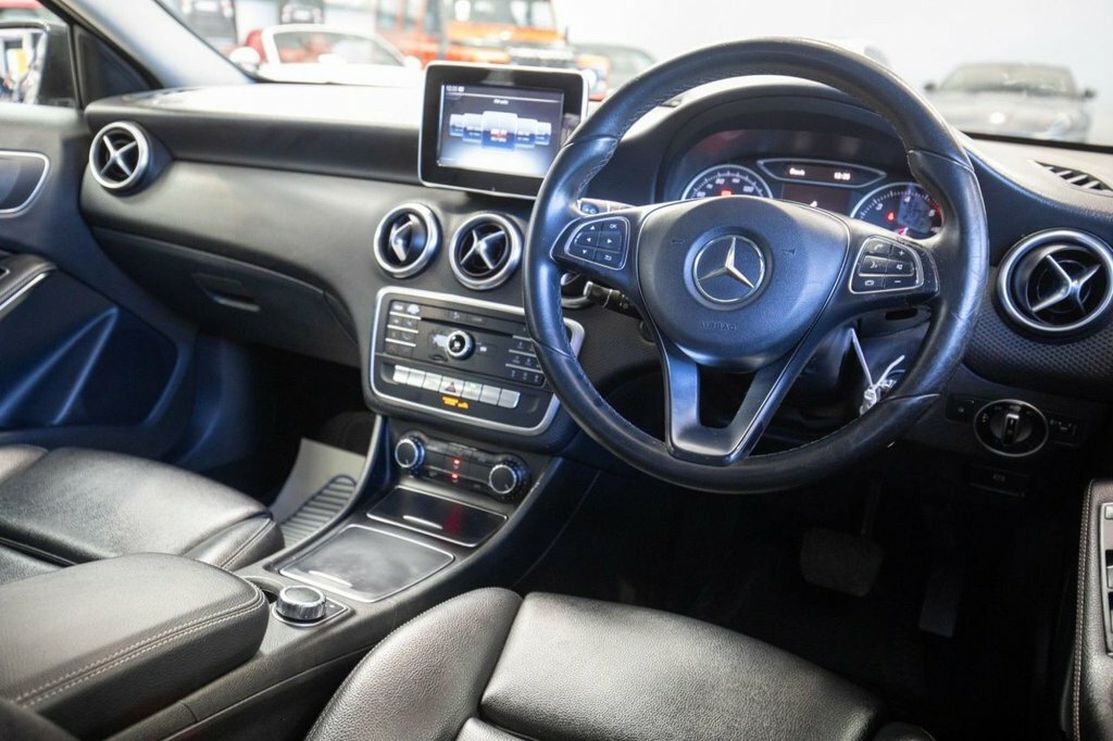 Mercedes-Benz A Class 1.5L Se Black #2