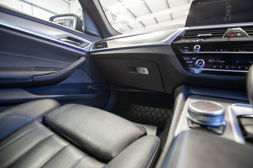 BMW 5 Series 520D Se Black #23