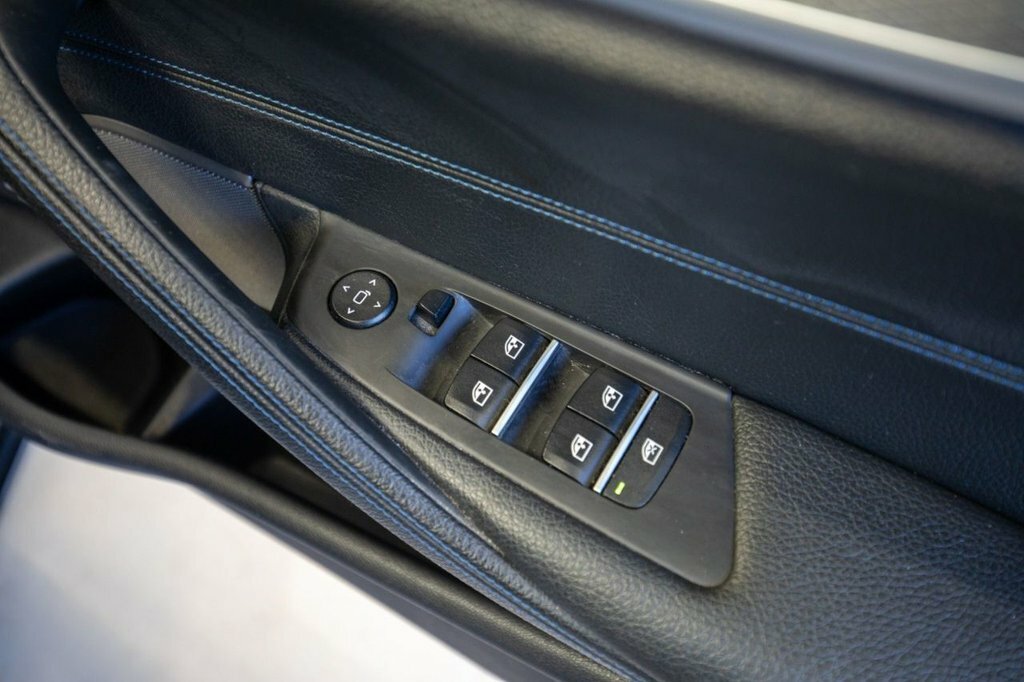 BMW 5 Series 520D Se Black #14