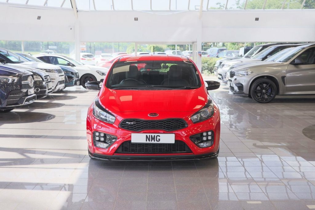 Kia Proceed Hatchback Red #6