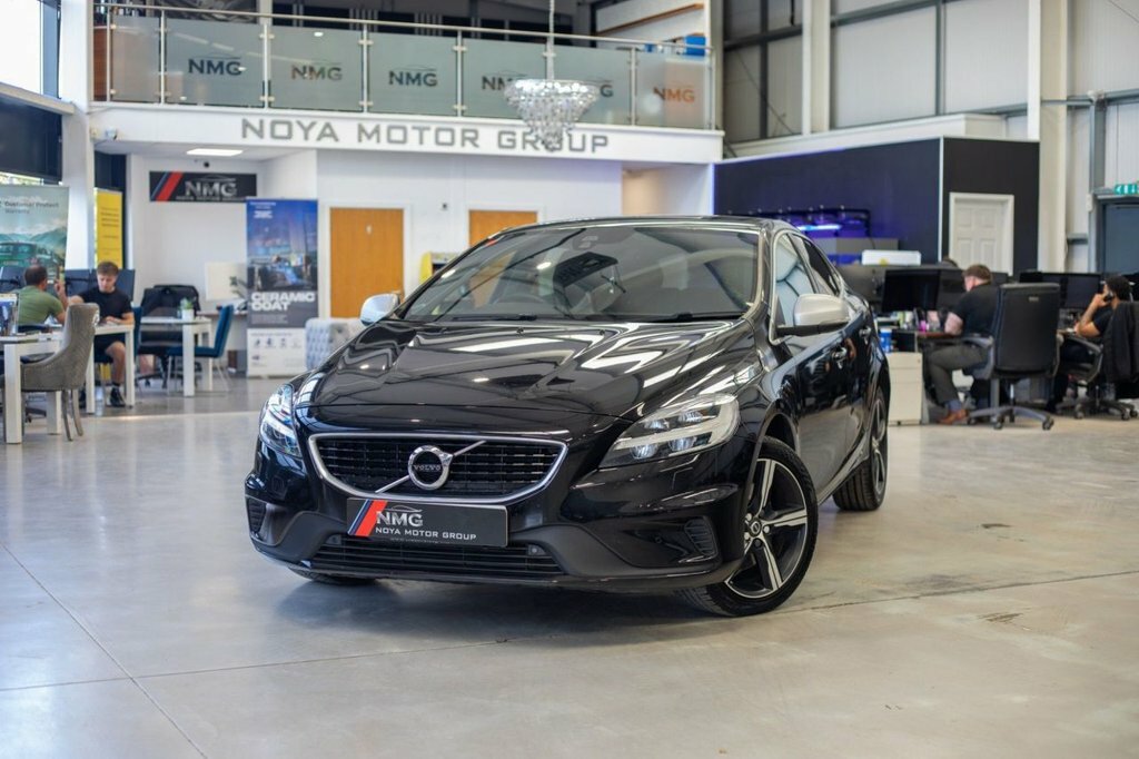 Volvo V40 2L R-design Edition Black #4