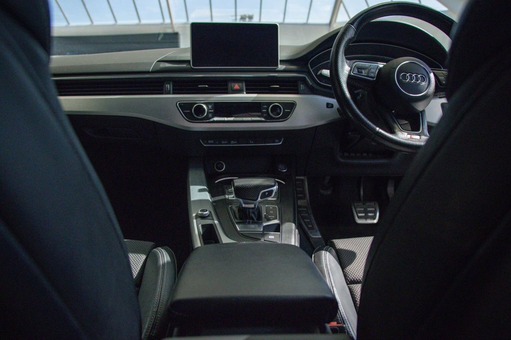 Audi A4 Avant S Line Blue #38