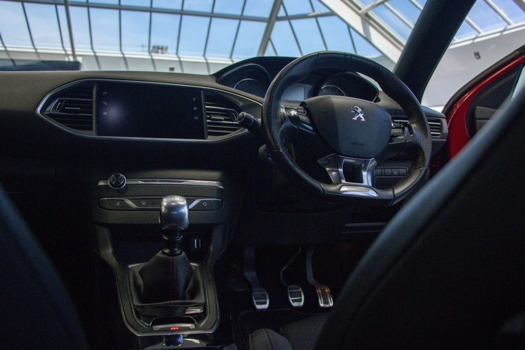 Peugeot 308 1.2L Gt Line XUI1841 Red #2