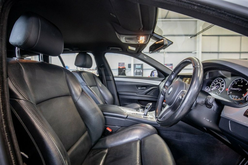 BMW 5 Series 2L M Sport White #2