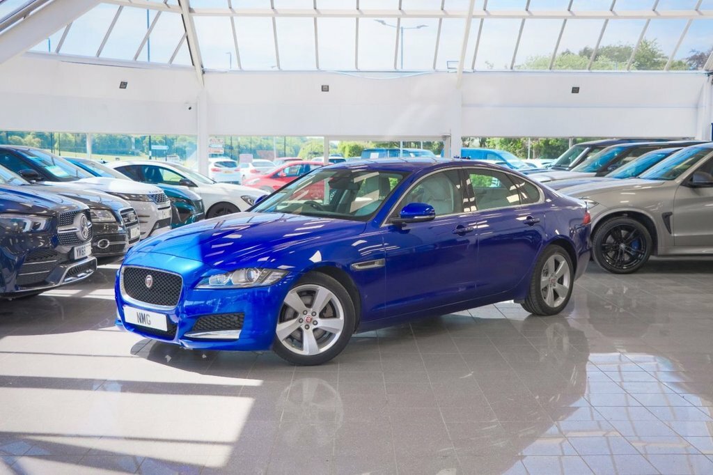 Jaguar XF 2L Prestige Blue