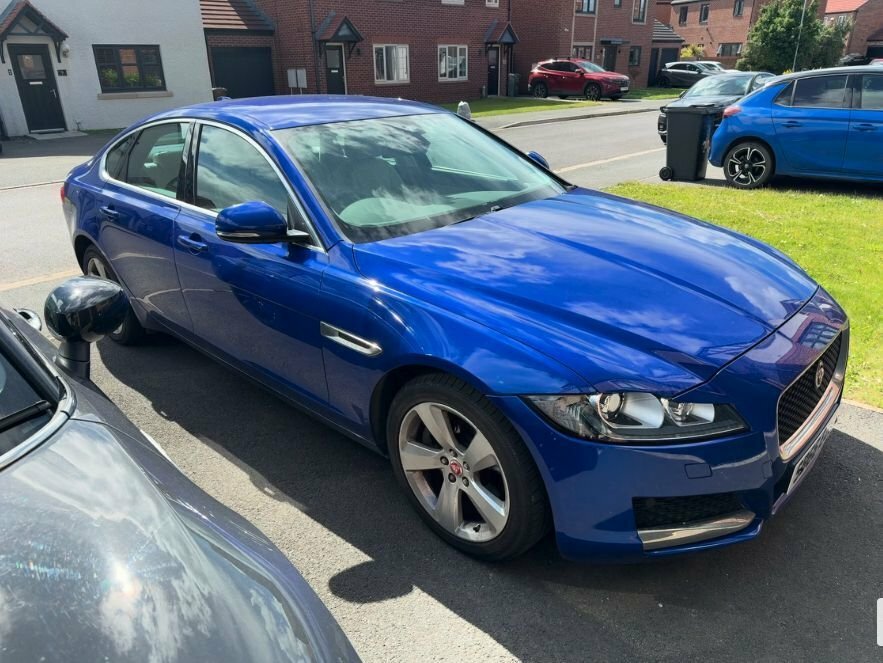 Jaguar XF 2L Prestige Blue