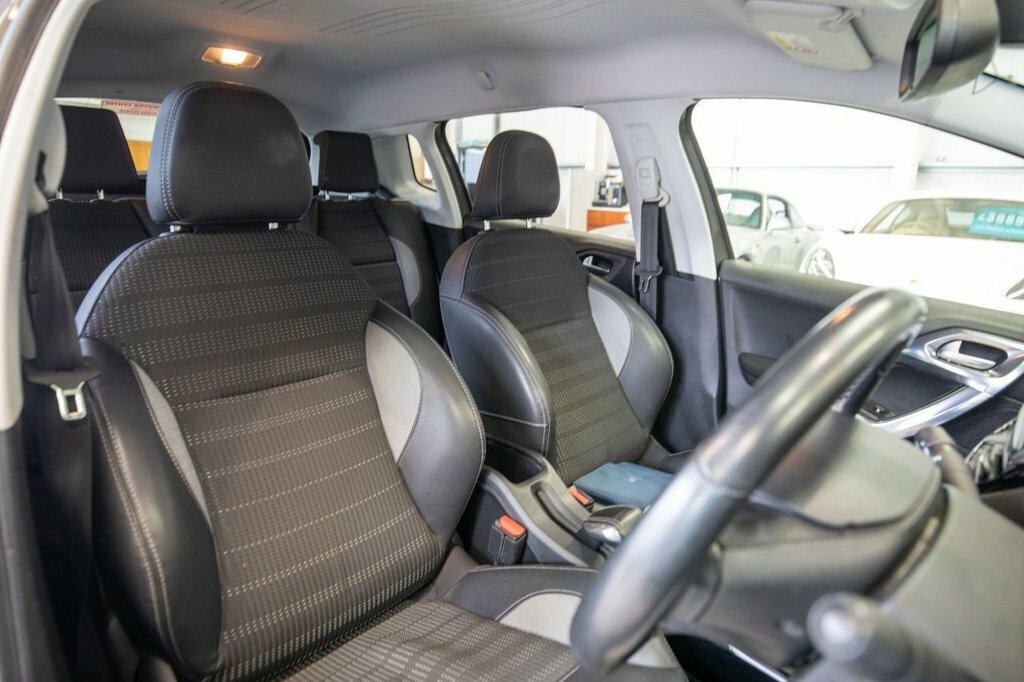 Peugeot 2008 1.6L Allure Grey #2