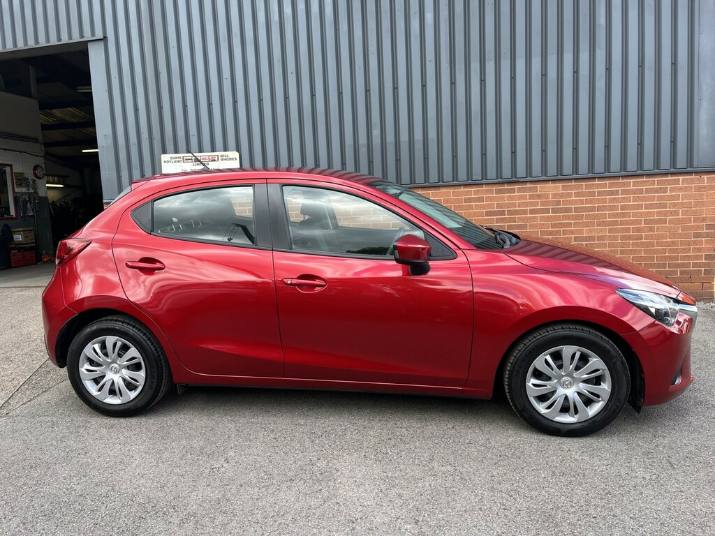 Mazda 2 1.5 Skyactiv-g Se Red #2