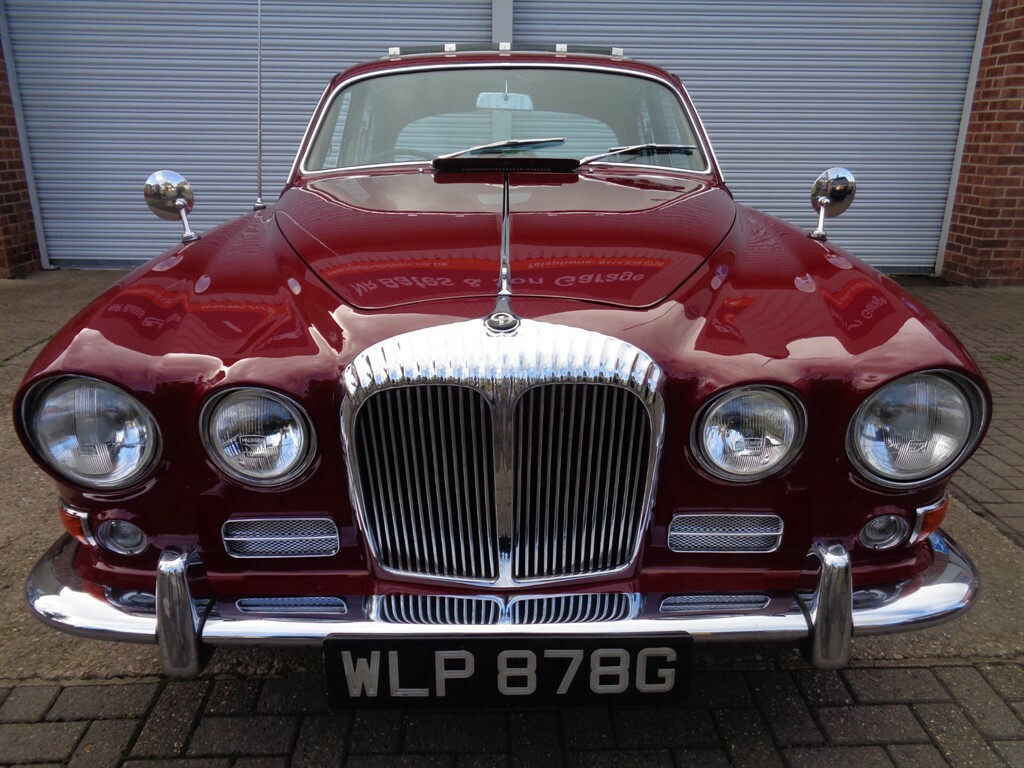 Daimler Sovereign Saloon Red #2