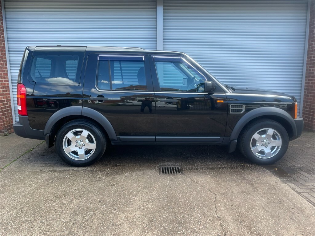 Land Rover Discovery Estate Black #3